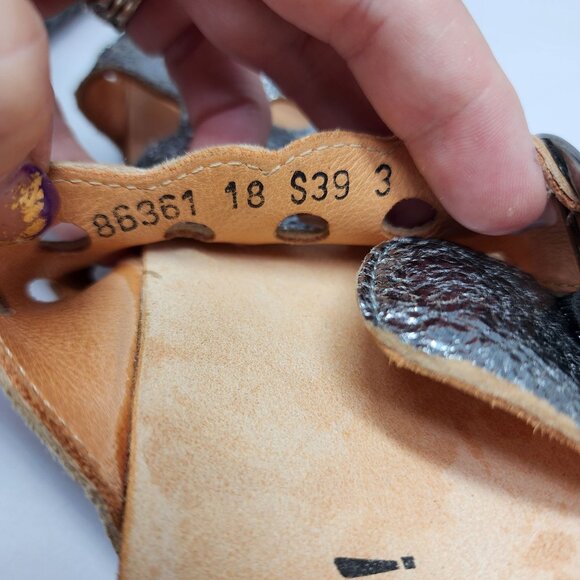 Think! Womens size 8 Mizzi Silver Leather Cut-Out Mule Sandals New - Picture 6 of 9